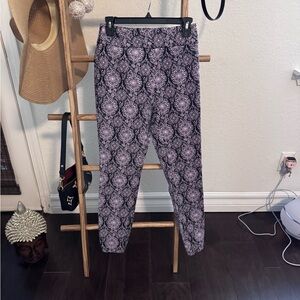 2 pairs of pants and both small both from New York and Company.